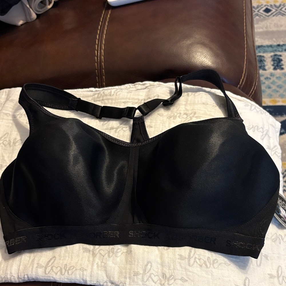 Black Razorback Seamless Support Sports Bra -Women Intimates & Sleepwear 38D NWT